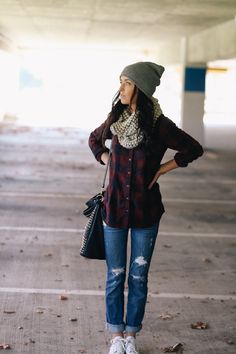 Maroon Flannel Outfits, Plaid Flannel Shirt Outfit, Purple Flannel Outfit, Hat Outfit Women, Outfits With Scarf, Flannel Shirt Outfit, Flannel Outfit, Purple Flannel, Scene Girl