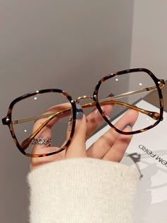 Anti-Blue Light Eyeglasses Trendy Eyeglasses For Women 2024, Bluelight Glasses Aesthetic, Eyewear Trends 2024 Women, Eye Glasses For Women Trendy 2024, Glasses Trends 2024, Eyeglasses For Women 2024, Glasses 2024 Trend Women, Women’s Glasses, Designer Glasses Frames Women