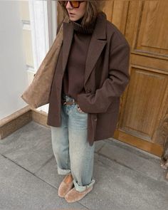 @rechkinaa Minimalist Fall Outfit, Winter Bag, Autumn Fits, Autumn Street Style, Autumn Outfit, Mode Inspiration, Street Style Outfit, Pin It, Fall Winter Outfits