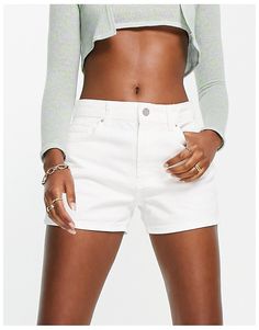 Denim skirt by Pull&Bear Love at first scroll High rise Belt loops Zip fly Pocket details Raw-cut hem Slim fit High Waisted Mom Shorts, Short Mom, Cargo Skirt, Mom Shorts, Jeans Rock, Brand Store, High Waisted Denim, Pocket Detail, Denim Skirt