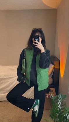 Minimal Outfits For Women Winter, Nike Dunks Fall Outfit, Black Women Dunks Outfit, Stussy Vest Outfit, Womens Stussy Outfit, Green Vest Outfit Aesthetic, Sporty Baggy Outfit, Black Pants Street Style, Baggu Outfits Ideas