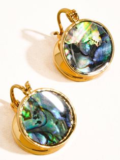 Add some ocean vibes to your outfit with the Kuori 18K Gold Round Natural Abalone Shell Earring. Made with real abalone shell and 18K gold, these earrings are both unique and luxurious. Perfect for a beach day or a night out, they are sure to catch attention and make you stand out in the crowd. 18K Gold Round Natural Shell Earring 18K Gold Plating Natural Abalone Shell Measurement (L x W inch): 0.6 Diameter Gold Abalone Shell Round Jewelry, Elegant Gold Abalone Shell Jewelry, Elegant Gold Jewelry With Abalone Shell, Gold Abalone Shell Earrings For Gifts, Elegant Abalone Shell Pierced Earrings, Elegant Abalone Shell Earrings For Pierced Ears, Ocean Vibes, Gift Bundles, Shell Earrings