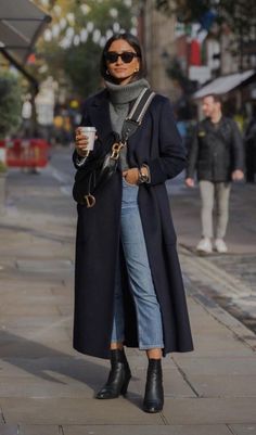 Vinter Mode Outfits, Winter Fashion Outfits Casual, Winter Capsule Wardrobe, Outfit Chic, Winter Outfit Inspiration, Looks Street Style, Coat Outfits, Winter Mode