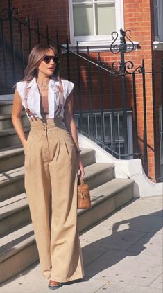 Suspenders Women Outfits, Outfits With Suspenders, Suspenders Outfit, Dandy Style, Midsize Fashion, Suspenders For Women, Business Casual Outfits For Work, Trendy Summer Outfits