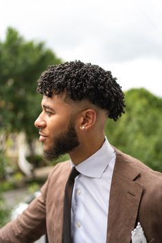 Curls Black Men Hair, Black Men Haircuts Curly, Black Men Curly Hair, Afro Coils, Curly Hair Black Men, Curly Haircuts For Men, Black Hair Fade, Black Men Curly Hairstyles, Curly Hairstyles For Men