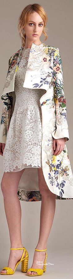 Unique Jackets, Floral Fashion, Monique Lhuillier, 2016 Fashion, Ponchos, Runway Fashion