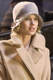 Naomi Watts in 'King Kong'. The cloche hat. i love the clothing style she has in the movie<3 King Kong 2005, Flapper Hat, Naomi Watts, Camel Coat, 1920s Fashion