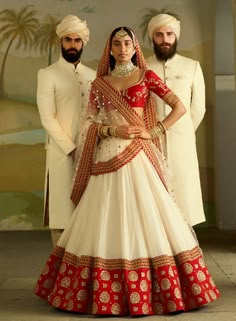 Sabyasachi Outfits, Indian Wedding Attire, शादी की तस्वीरें, Indian Closet, Lehenga Choli Designs, Bridal Lengha, Indian Outfits Lehenga, Indian Bride Outfits