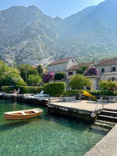 Montenegro House, Travel Post Ideas, Hot Outfit Ideas Summer, Instagram Post Aesthetic, Dinner Ideas Summer, Pose For Instagram, Montenegro Beach, Hot Outfit Ideas, Summer Dinner Ideas