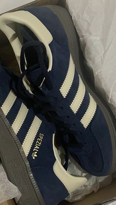 Adidas Shoes Aesthetic, Adidas Samba Blue, Blue Sambas, Stylish Watches Men, Pretty Shoes Sneakers, Shoes Outfit Fashion, Shoe Wishlist, Adidas Girl