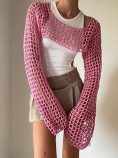 Crochet Long Sleeve Tops, Beachy Outfits, Crop Pullover, Cutout Sweater, Cropped Pullover, Long Sleeve Knitted Cardigan, Pink Crochet, Crop Top Sweatshirt, Smock Top