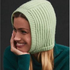 Cute Green Knitted Hood. Perfect Weight For Keeping Warm In Winter And Size Fits Under Hoods. Nwt. Anthropologie Scarf Hood, Crochet Hood, Anthropologie Accessories, Knitted Hood, Fall 2024, Keep Warm, Anthropologie, Women Accessories, Knitting