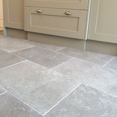 the kitchen floor is clean and ready for us to use in its new home,