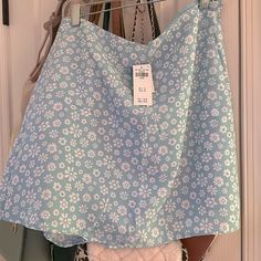 Hollister Nwt Floral Blue Skirt -No Flaws Or Stains! Never Worn -Size Large And Super Comfortable Trendy Light Blue Mini Skirt For Summer, Trendy Light Blue Summer Mini Skirt, Trendy Light Blue Summer Skirt, Trendy Light Blue Mini Skirt, Light Blue Lined Skirt For The Beach, Light Blue Skort For Spring, Light Blue Short Skort For Spring, Trendy Light Blue Summer Skort, Light Blue Short Length Skort For Spring