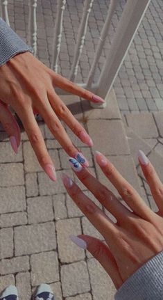 Nail Art For Best Friends, Nails To Match Anything, Twinning Nails With Bestie, Nail Art Designs For Best Friends, Bestie Acrylic Nails, Nail Designs For Besties, Nails Best Friends Art Ideas, Cute Matching Acrylic Nails For Best Friends