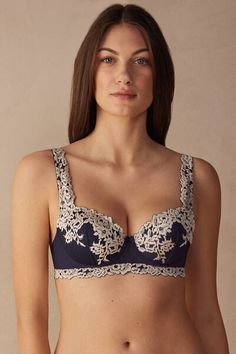 Sofia balconette bra with lightly padded cups and snug underwire that embraces and supports the bust. It is made with an elegant and refined lace available in either two-tone or tone-on-tone options. The underband is lined in tulle to ensure greater hold to the body. The straps are adjustable in back. The underband in larger sizes is wider and a support comes inserted in the cup to better hug and support the bust. It is a design that provides optimal support and emphasizes the décolleté, roundin Jennifer Lopez News, Best Hug, Balconette Bra, Lingerie Accessories, Deep Neckline, Scandi Style, Lingerie Collection, Bra Women, Tumbling