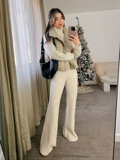 Winter Fits Ideas For Women, Winter Wear Styling, Travel Ootd Winter, Chic Outfit Ideas Winter, Winter Outfits Style Ideas, Winter Cloths Idea, Winter Fits For Women, Winter Outfit For Traveling, New Winter Outfits For Women