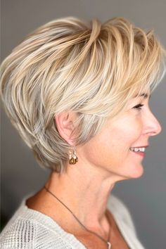 Rounded Pixie Hairstyle on smiling older woman with blonde hair, side view. Pixie Haircut Ideas, Short Hair Back, Modern Short Hairstyles, Longer Pixie Haircut, Short Sassy Haircuts