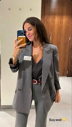 Stylish Business Outfits, Casual Work Outfits Women, Corporate Attire, Womens Suits Business, Diy Vetement, Chique Outfits, Business Outfits Women, Corporate Outfits, Office Outfits Women