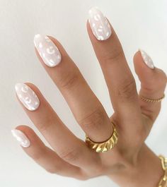 Trending Nail Art, Pinterest Cute, Milky Nails, Art Design Ideas, Minimal Nails, Almond Acrylic Nails, Cute Gel Nails, Neutral Nails