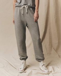 Sporty Drawstring Sweats For Everyday, Sporty Everyday Sweats With Drawstring, Sporty Everyday Activewear With Drawstring, Sporty Sweatpants With Elastic Cuffs For Everyday, Sporty Loose Joggers For Everyday, Sporty Joggers With Loosely Fitted Hips For Everyday, Relaxed Fit Sweats With Drawstring For Everyday, Sporty Pants With Elastic Cuffs For Everyday, Sporty Everyday Pants With Elastic Cuffs