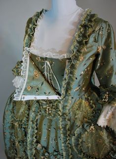 Rococo Dresses, Carnaval Outfits, Plant Witch, 18th Century Dresses, 18th Century Gown, Gabaldon Outlander, Rococo Dress, Tudor Costumes, 18th Century Dress