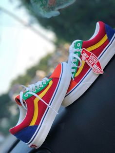 Colorful Vans, Shoe Closet, Dream Shoes, Vans Old Skool, Vans Old Skool Sneaker, Shoes Trainers, Custom Shoes, Shoe Game, Girly Girl