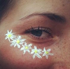 Hippie Face Paint, Bodysuit Tattoos, Festival Face, Hippie Costume, Foto Tips, Spring Party, Festival Makeup, Henna Art