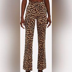 Nwt Frame Size 00 Signature Mini Boot Pants Are Flawlessly Tailored From Plush Cotton-Blend Velvet With An Eye-Catching Cheetah Motif. Size: 00 Questions? Comments Below Please Cheetah Print Pants, Boot Pants, Print Pants, Frame Denim, Printed Pants, Pants Trousers, Cheetah Print, Black Cream, Straight Leg