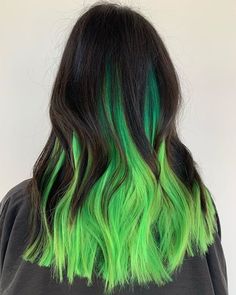 Green Hair Color Ideas, Green Hair Color, Neon Green Hair, Green Hair Dye, Dyed Tips, Hair Dye Tips, Hair Color Underneath, Hair Color Streaks, Neon Hair