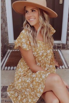 Mustard Background, Southern Belle Style, Babydoll Style Dress, Fall Styles, Babydoll Style, Ditsy Floral Print, Cute Clothes, Southern Belle, Pink Lily