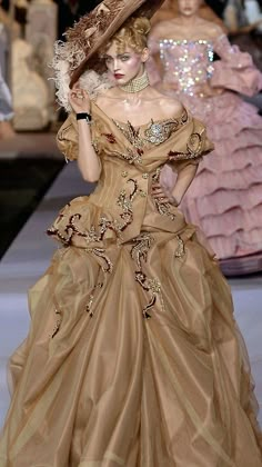 #fall2007 #fashion #couture #model Closet Outfits, Fashion Design Inspiration, Runway Fashion Couture, Dti Ideas, Christian Dior Haute Couture, Chanel Couture, Dior Haute Couture, Outfit Trends, Mega Man