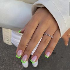 Neon Green Nails, Unghie Sfumate, Graduation Nails, Her Nails, Short Acrylic Nails Designs, Pink Nail, Chic Nails