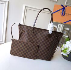 Louis Vuitton Mm, Lv Pochette, Neverfull Mm Monogram, Classic Handbags, Lv Monogram