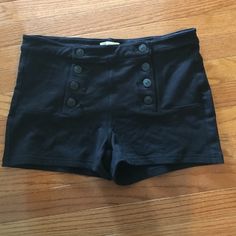 I'm Selling These Black Button Up "Sailor Like" Shorts, They Are Super Cute, Never Worn Other To Try On And They Are A Bit Too Big For Me, Very Cute! High Waisted Black Shorts, Linen Shorts Women, Black High Waisted Shorts, Cuffed Shorts, Stretch Shorts, Floral Shorts, Fitted Skirt, Linen Shorts, Fit Inspo