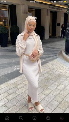 Hijabi Bodycon Dress Outfit, Modern Muslim Women Fashion, Eid Outfits Black Women, Hijabi Gym Outfits, Hijabi Dress Outfits, Somali Hijabi Outfit, Modest Black Women, Hijabi Knit Dress, White Hijabi Dresses