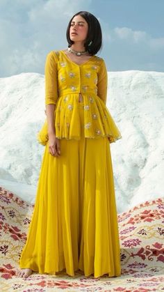 Haldi Dress, Haldi Outfits, Indian Outfits Lehenga, Long Dress Design, Indian Gowns Dresses, Trendy Dress Outfits