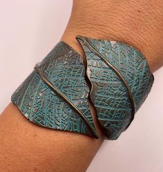 Vintage Bronze Gold Green Tone Large Leaf Bangle Cuff Statement Bracelet  In excellent condition  #1228 Green Tone, Bronze Gold, Green Tones, Statement Bracelet, Polymer Clay Jewelry, Clay Jewelry