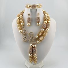 This is for high quality  handmade Jewelry, it takes 5-7 days for the production Flower Necklace Outfit, Nigerian Jewelry, Bead Styles, African Wedding Jewelry, Lux Jewelry, Handmade Wedding Jewellery, African Beads Necklace, Jewelry Set Design, Gold Necklace Simple