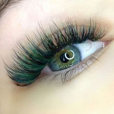 Green Lash Extensions Styles, Christmas Eyelash Extensions, Eyelash Extensions Pictures, Christmas Lashes, Willow Star, Green Lashes