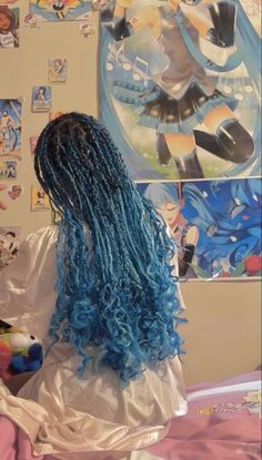 Dark Blue Braids With Beads, Box Braids Hairstyles Designs, Goddess Braids Blue And Black, Knotless Braids With Color Blue, Black And Blue French Curl Braids, Blue Braids Aesthetic, Curly Ombre Braids, Teal Goddess Braids, Blue Short Braids