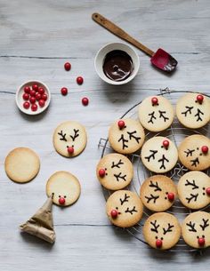 an image of some cookies on a table