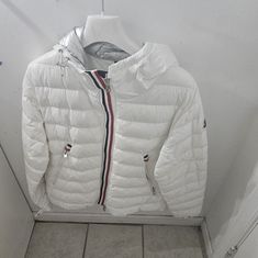 New With Tags Fits Like Xl Authentic Moncler Designer White Winter Outerwear, Designer White Long Sleeve Outerwear, Moncler White Jacket, Moncler Runway, 2000s Men, Moncler Ski, Red Puffer Jacket, Bubble Coat, Moncler Trailgrip