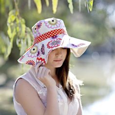 "Womens Sun Hat Sewing Pattern - instant download digital pattern {PDF file}. Introducing the Spring Blooms Sun Hat pattern - my first sewing pattern for women. Protect your skin in style with this gorgeous wide brimmed sun hat. Slip off the optional hat trim and the hat becomes reversible, so you can don a new look each time you head out. PATTERN INCLUDES: * Full sized pattern pieces * A detailed step-by-step tutorial with colour photographs. The pdf file consists of 10 pages (including pattern Sunhat Pattern, Mens Hat Pattern, Womens Wide Brim Hats, Womens Sun Hat, Sun Hat Pattern, Hat Sewing Pattern, Hat Sewing, Sewing Hats, Gardening Hat