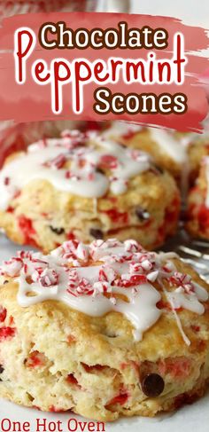 Chocolate chip pepperint scones with white icing and peppermint chips on top. Peppermint Scones Recipe, Red Velvet Scones, Peppermint Baked Goods, Holiday Scones Recipe, Christmas Scones Holidays, Peppermint Biscotti Recipe, Christmas Scones Recipe, Peppermint Muffins, Peppermint Scones