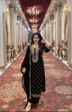 Pakistani Dresses Casual, Beautiful Pakistani Dresses, Salwar Kamiz, Indian Dresses Traditional, Simple Pakistani Dresses, Designer Dresses Casual, Quick Outfits