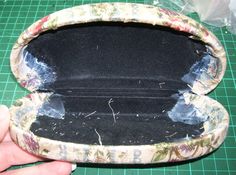 Eyeglass Cases Upcycle, Christmas Gifts To Make, Purse Crafts, Quilted Gifts, Small Sewing Projects