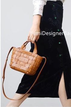 100% Handmade,Handwoven Materials: Top layer soft Napa cowhide Leather,High quality Genuine Leather Color : Black,Green,Brown,White Dimensions : 10.43" -7.28*4.33" *6.3" / 26.5-18.5 *11*16cm (Top lenth-Bottom lenth*Width*Height) -Handle height:3.39" (8.6cm) -Long Strap:37.4-46.6" (95-117cm) Bag weight: 0.37 kg NOTE: Due to the value of the product and the convenience of contacting you during delivery, please note your phone number, thank you! ● This Original Handmade Leather Woven bag is made wi Leather Bucket Bag With Intrecciato Weave Crossbody, Brown Square Shoulder Bag With Woven Leather, Leather Handheld Shoulder Bag With Intrecciato Weave, Handheld Leather Shoulder Bag With Intrecciato Weave, Brown Intrecciato Weave Crossbody Shoulder Bag, Square Woven Leather Shoulder Bag, Designer Brown Bag With Woven Leather, Designer Brown Woven Leather Shoulder Bag, Designer Brown Bags In Woven Leather