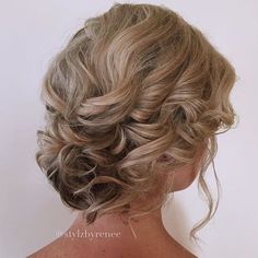 Short hair curly Updo … Glamorous Updo, Curly Chignon, Wedding Hairdo, Short Hair Curly, Short Hair Bun, Bridal Hair Inspiration, Curly Updo, Fabulous Hair