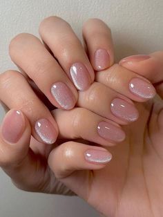 Velvet Nails, Valentine Nails, Nude Nail Designs, Nails Trends, Simple Gel Nails, Smink Inspiration, Casual Nails, Round Nails, Red Nail